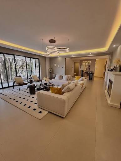 Modern 3 Bedroom Family Home photo 2